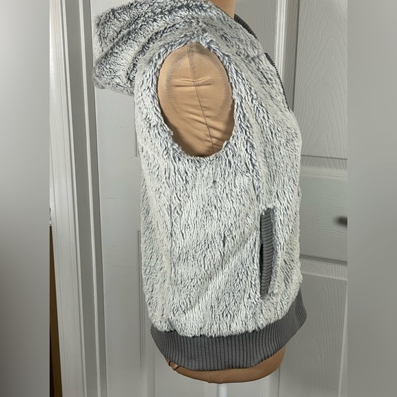 PATAGONIA Full Zip Sleeveless Fuzzy Fleece Women's Hooded Conejo Vest Size Small - Picture 10 of 11